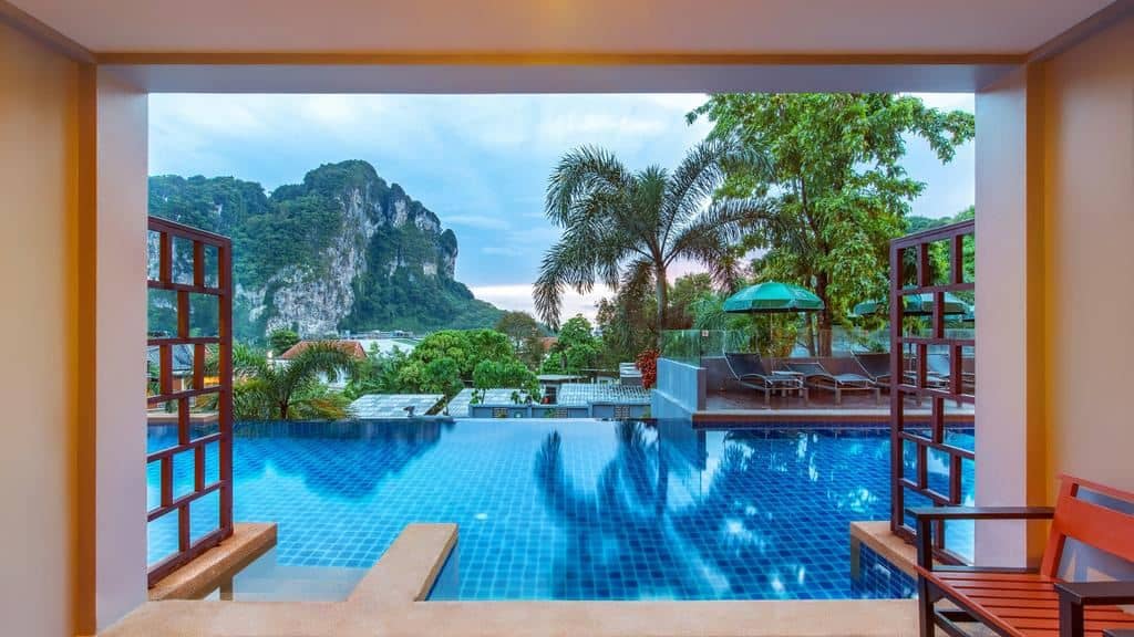 pools-outdoor-pool
