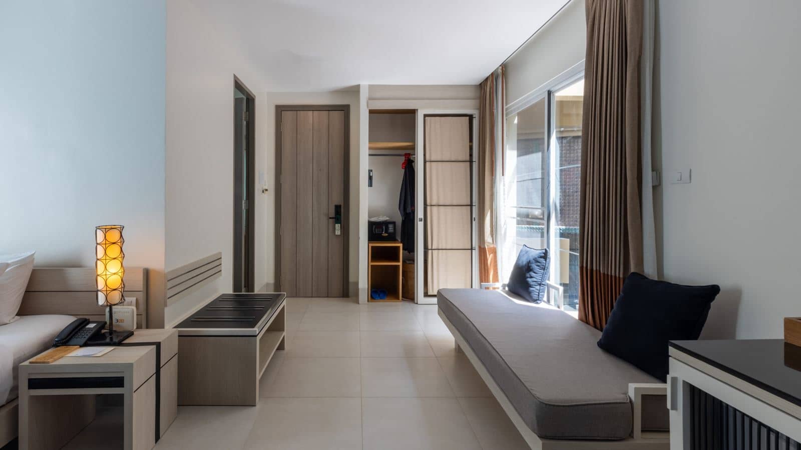 rooms-pool-access-mini-suite