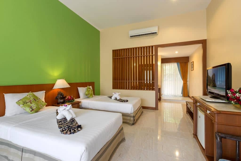 rooms-superior-room
