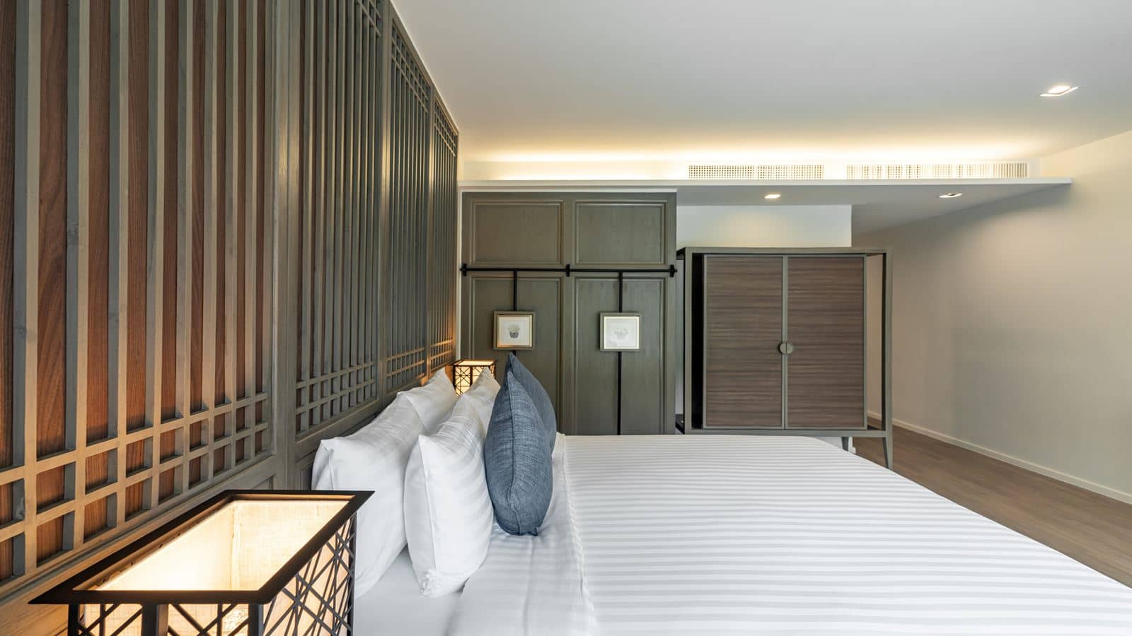rooms-deluxe-room