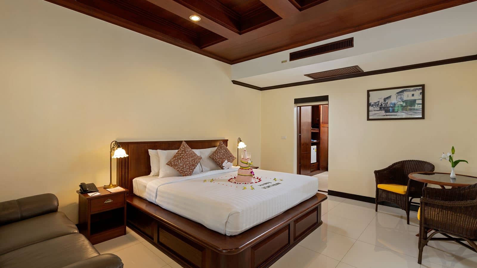 rooms-front-studio