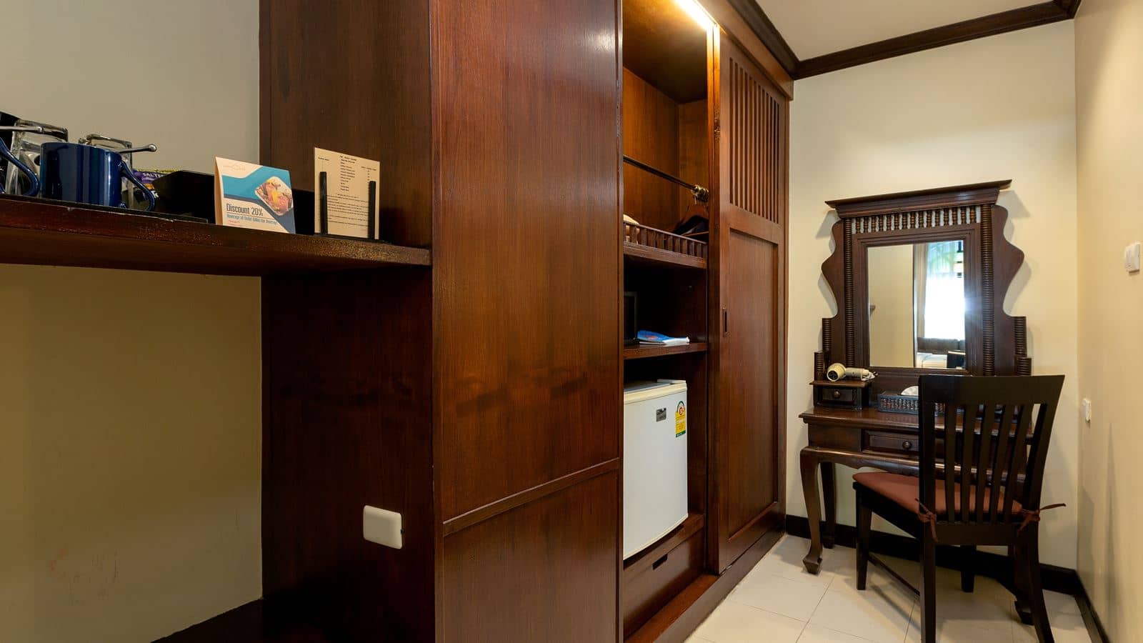 rooms-front-studio