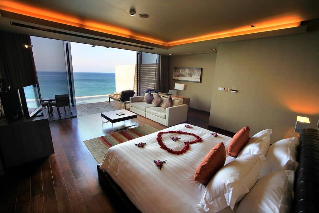 rooms-deluxe-suite