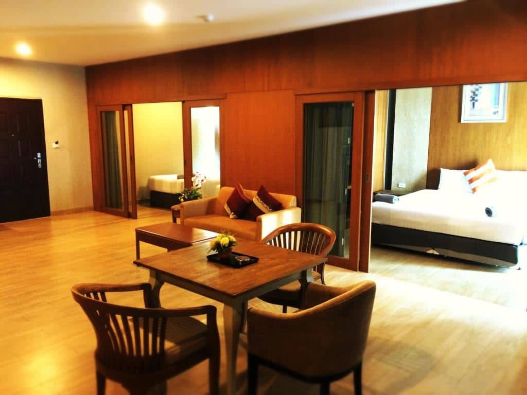 rooms-family-room