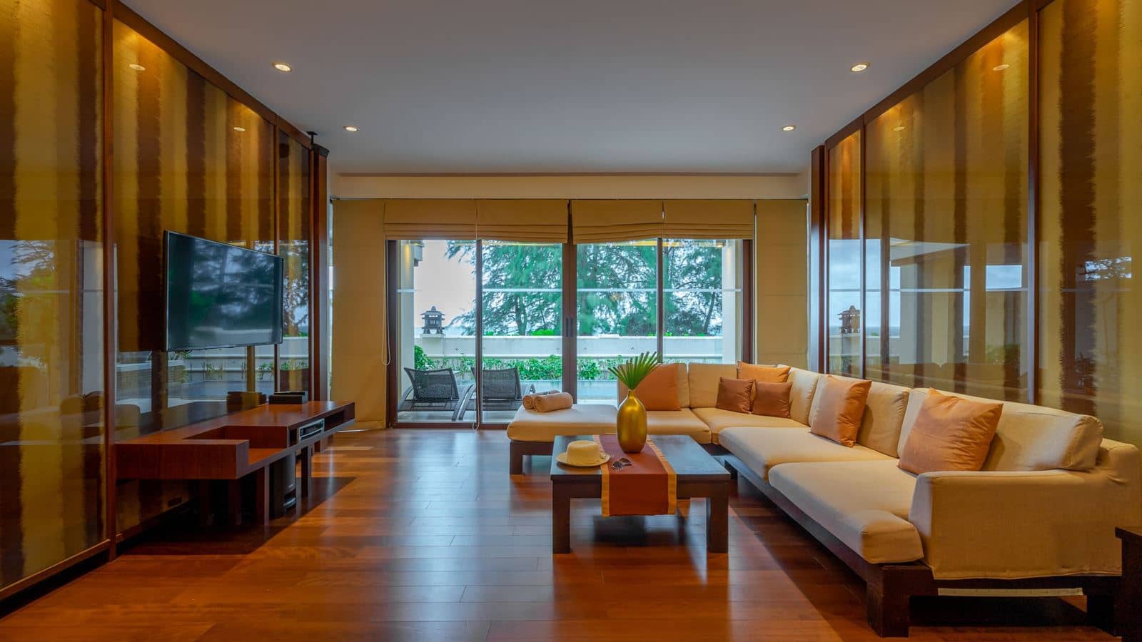rooms-seaview-pool-suite-1-bedroom