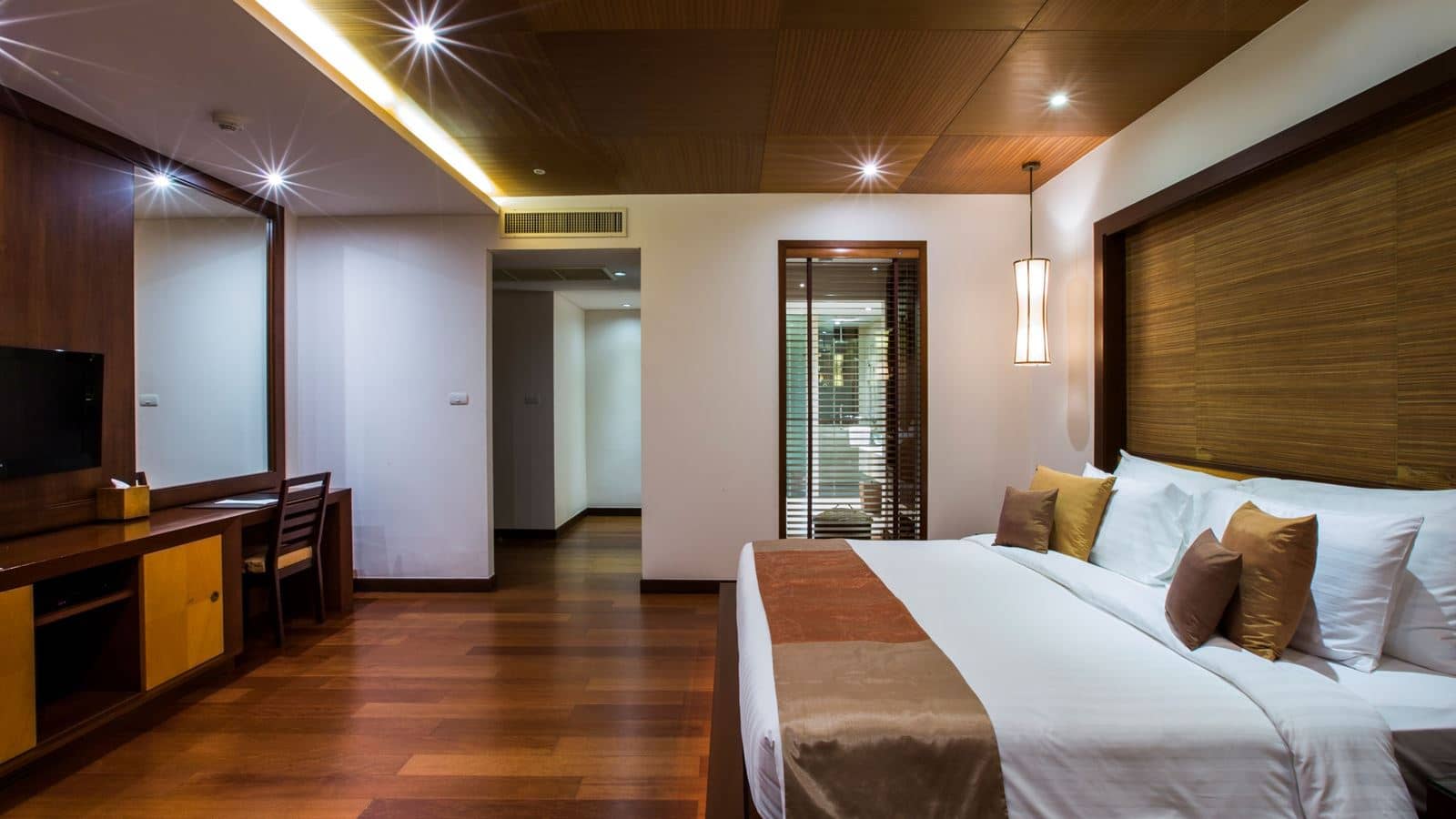 rooms-royal-seaview-jacuzzi-penthouse-3-bedroom