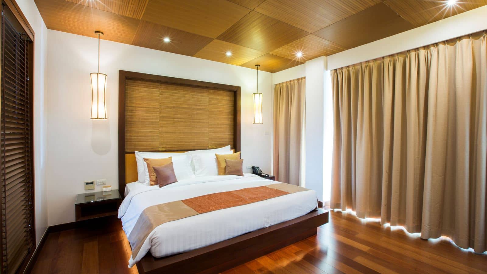 rooms-royal-seaview-jacuzzi-penthouse-3-bedroom
