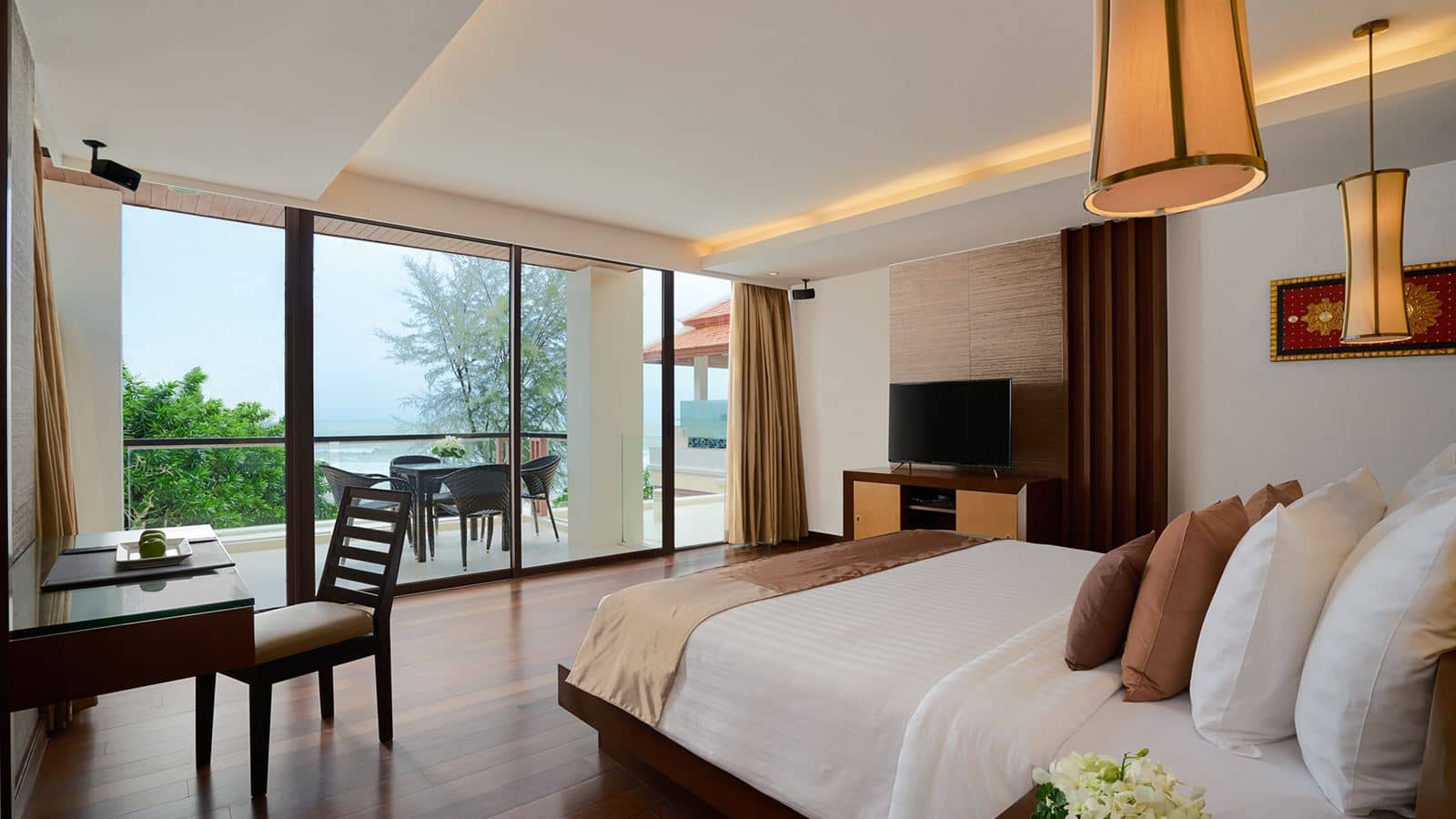 rooms-royal-seaview-jacuzzi-penthouse-3-bedroom