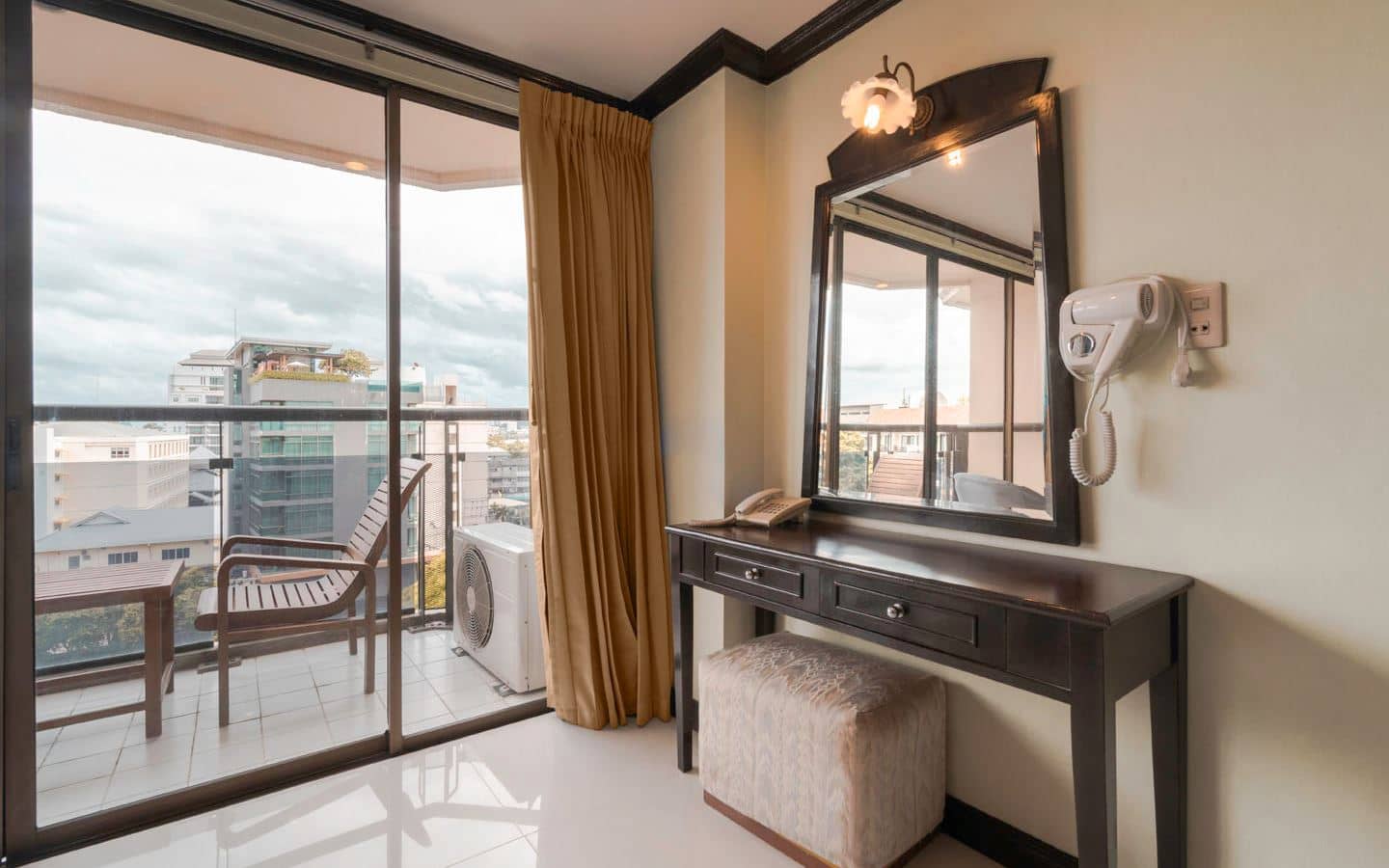 rooms-standard-room
