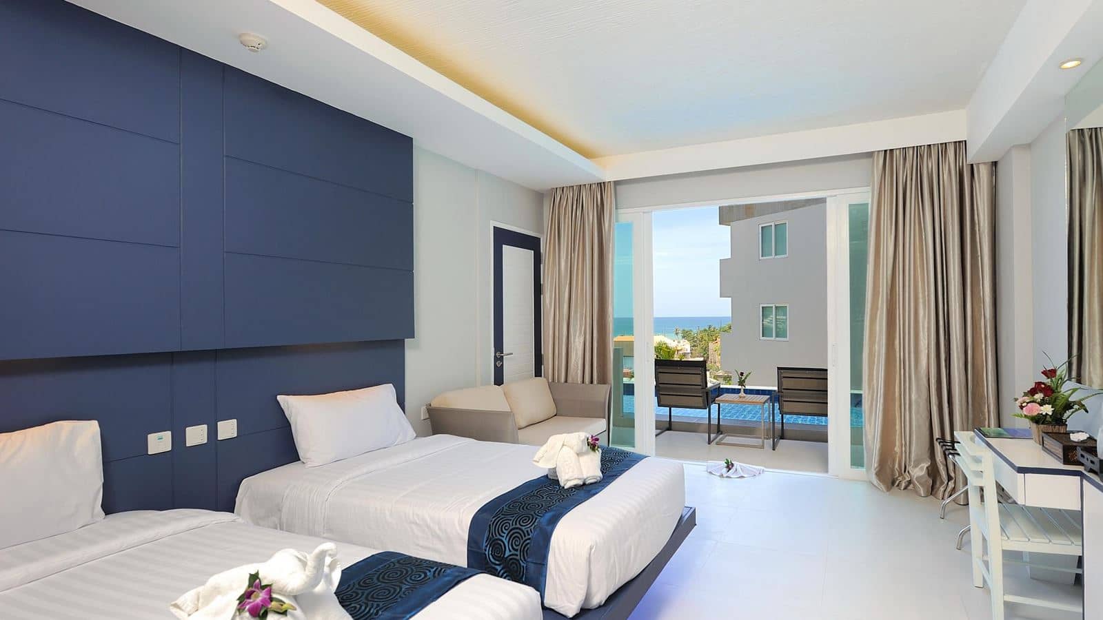 rooms-deluxe-pool-access-room