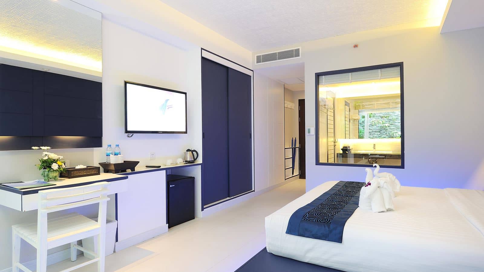 rooms-deluxe-pool-access-room