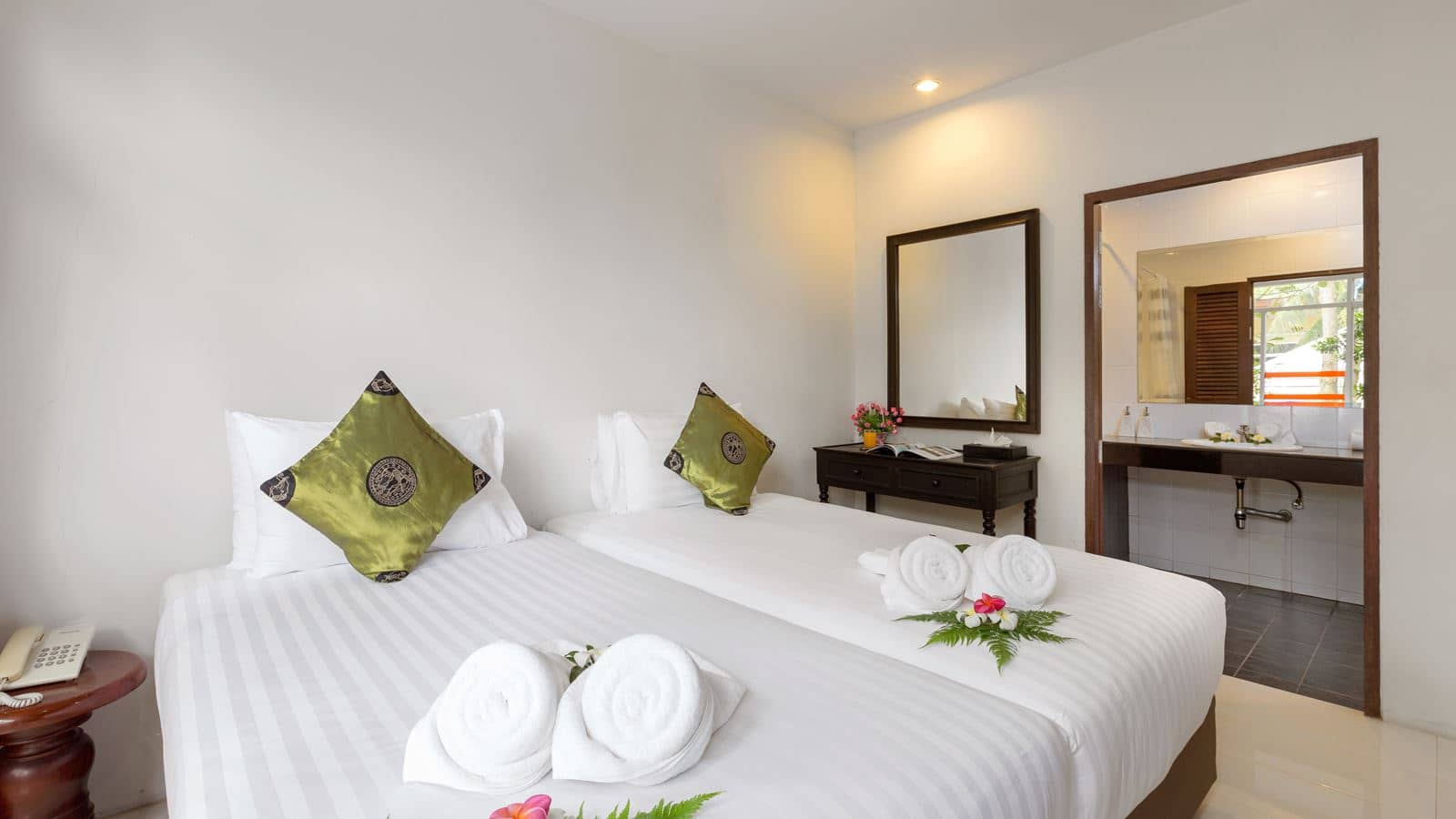 rooms-1-bed-room-suite
