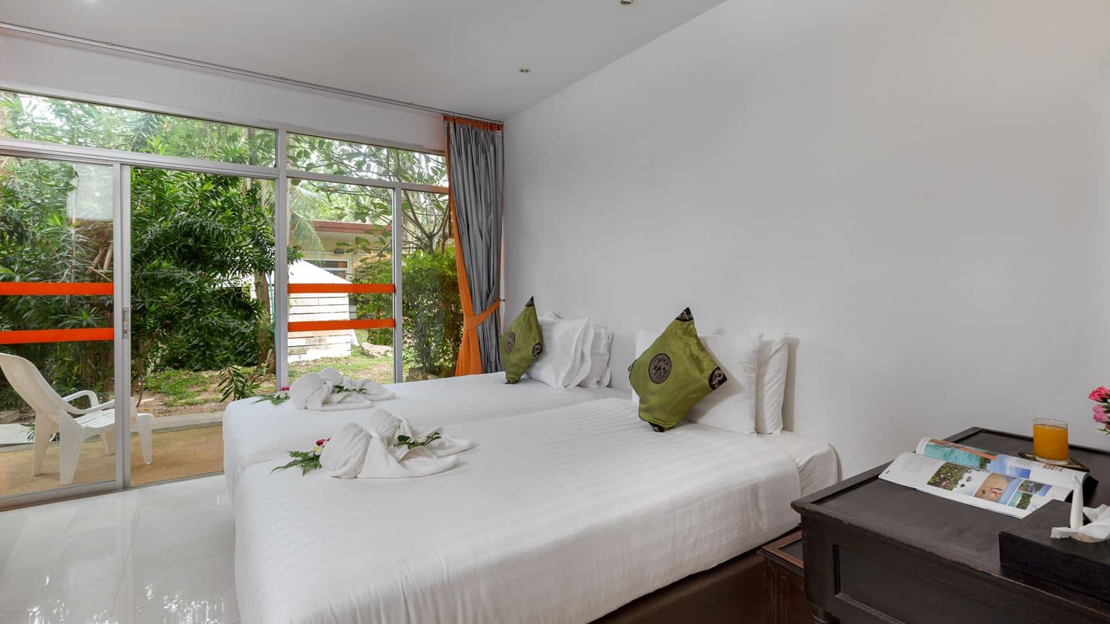 rooms-1-bed-room-suite