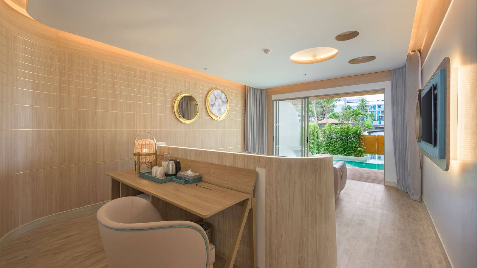 rooms-pool-access
