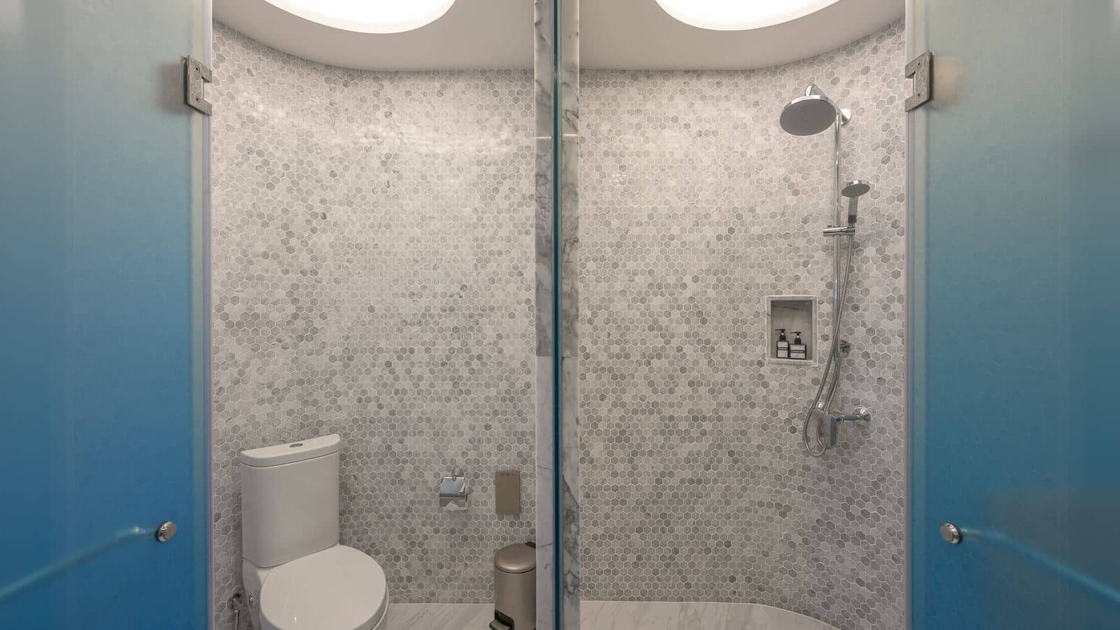 rooms-pool-access