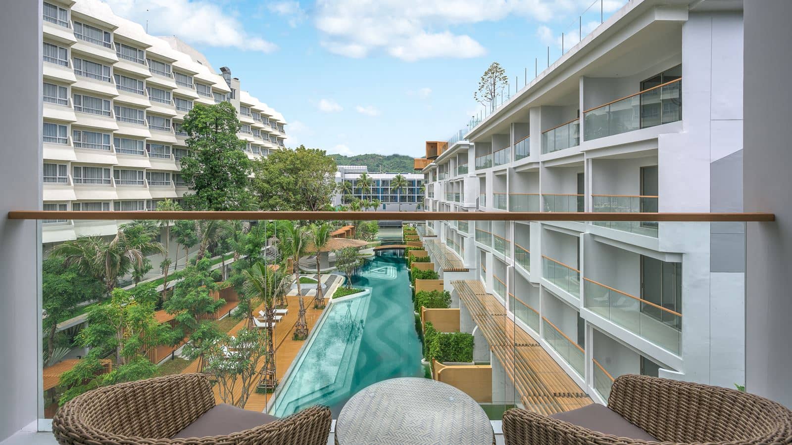 rooms-premier-balcony