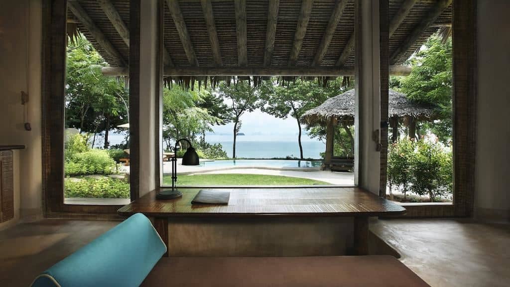 rooms-1bedroom-beachfront-pool-villa