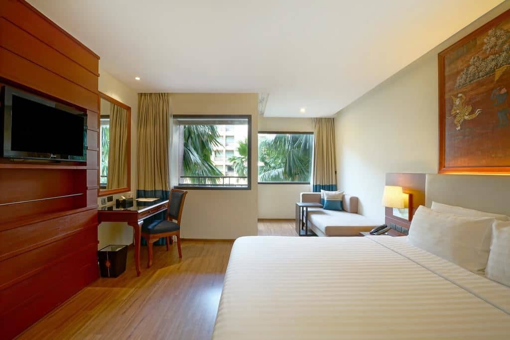rooms-superior-pool-view