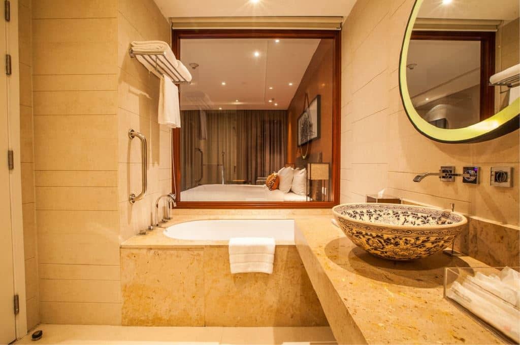 rooms-classic-room