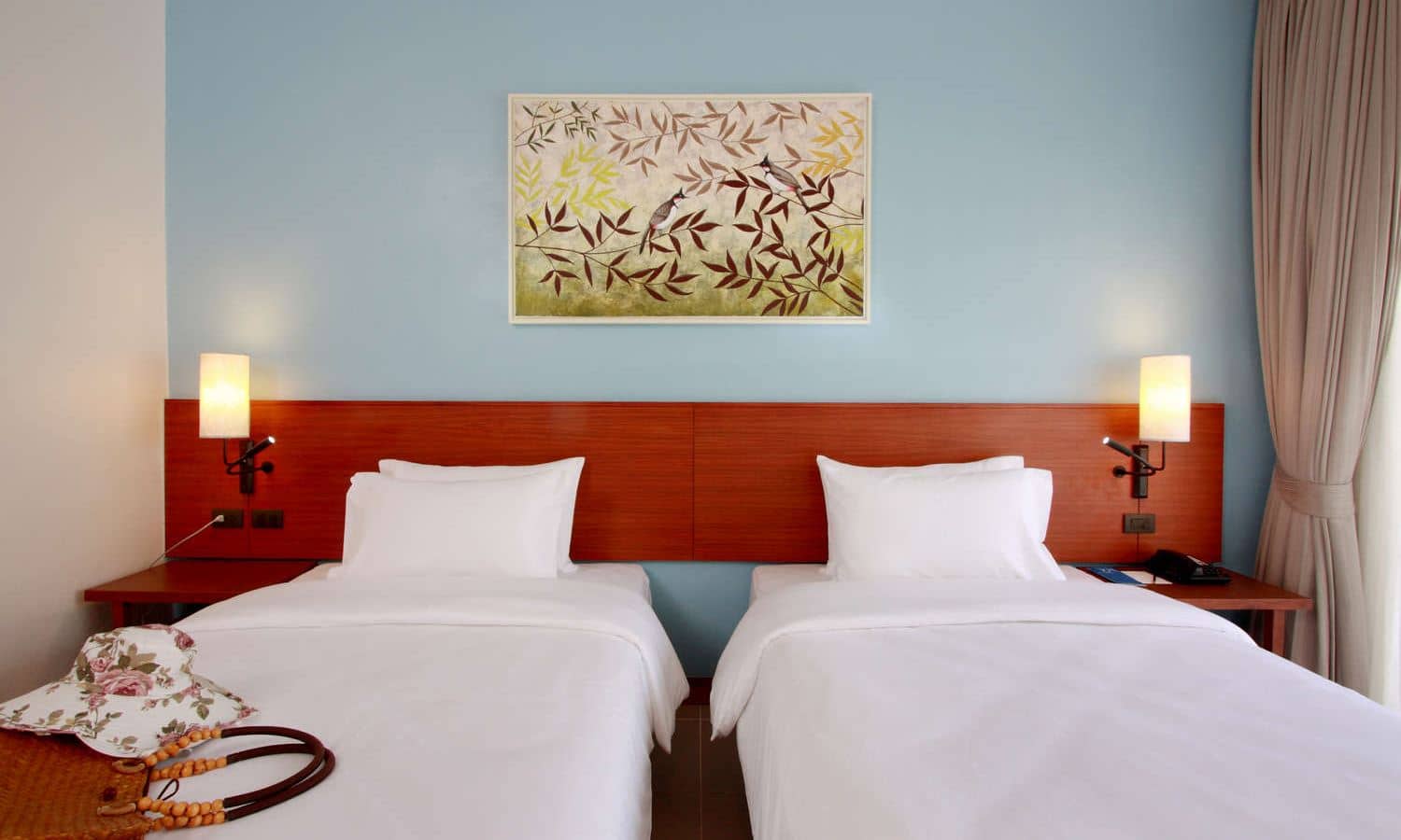rooms-deluxe-room