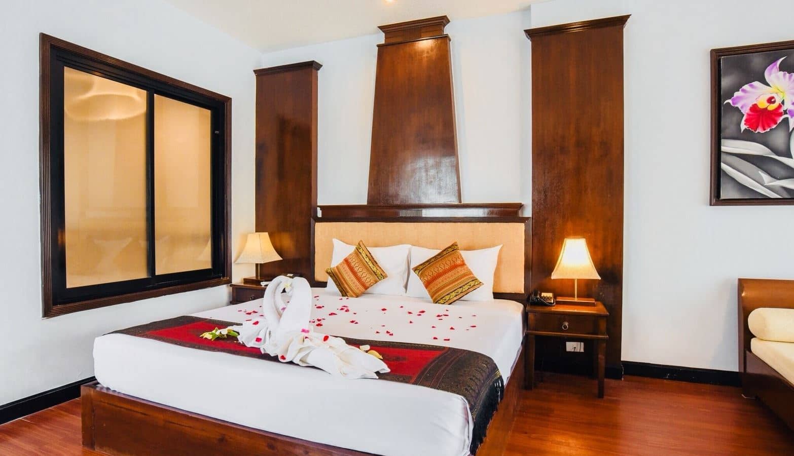 rooms-deluxe-room