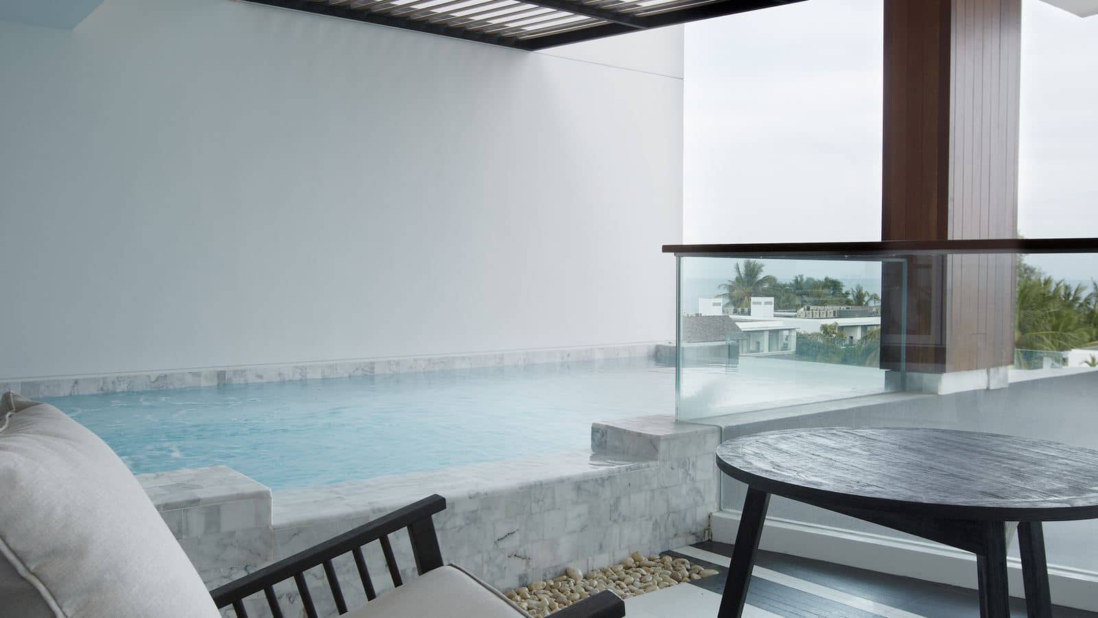 rooms-pool-suite