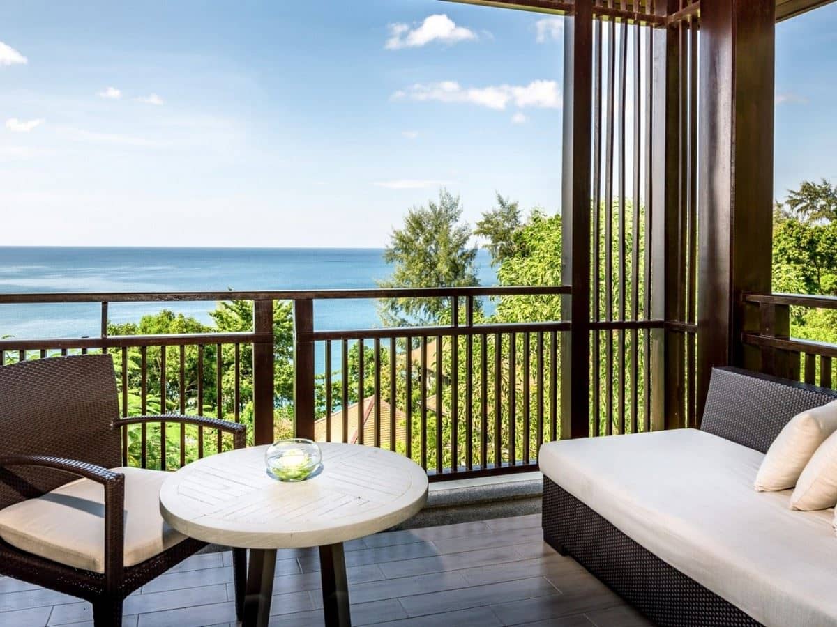 rooms-ocean-grand-child-sharing-bed
