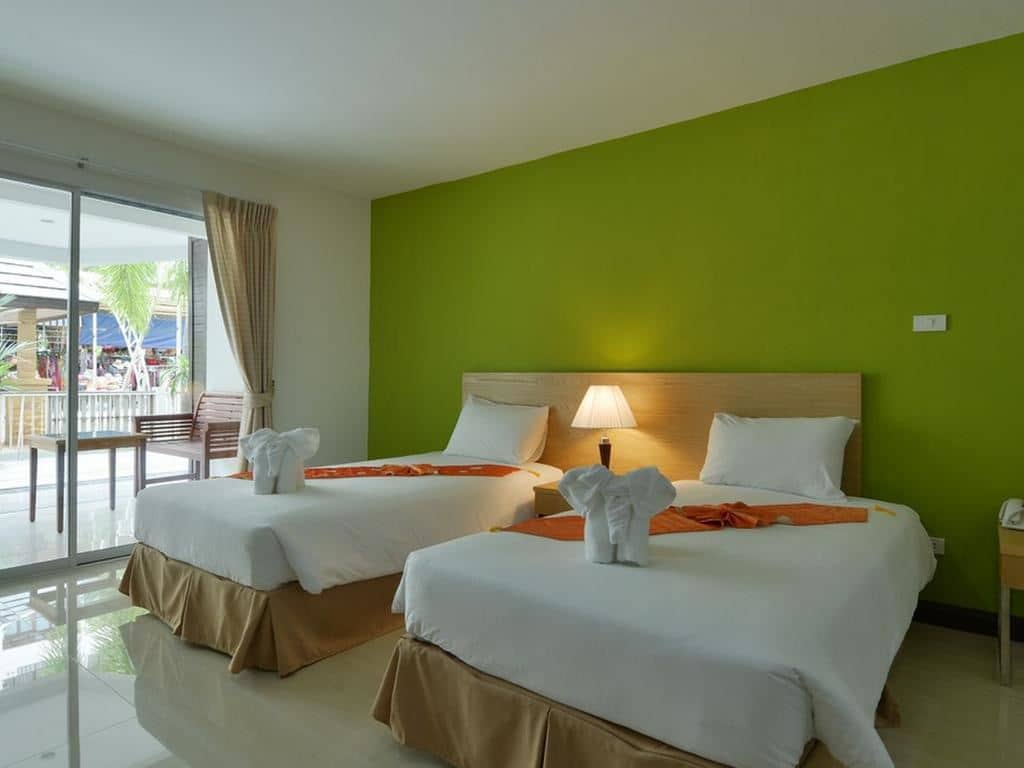 rooms-deluxe-room