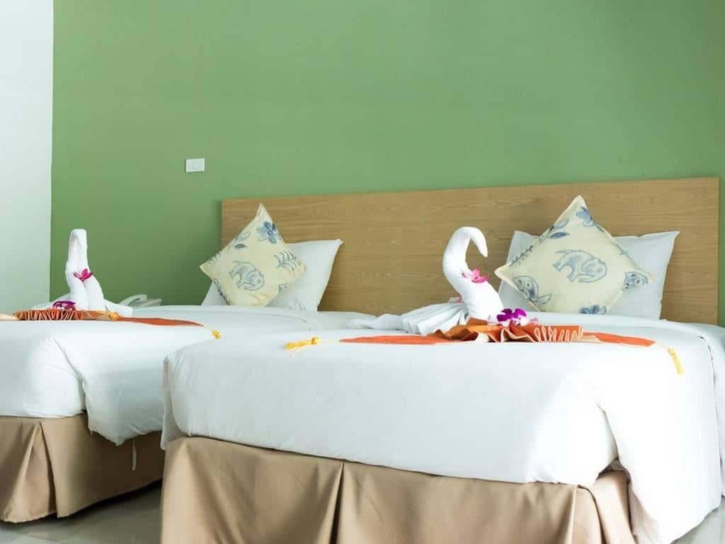 rooms-deluxe-room
