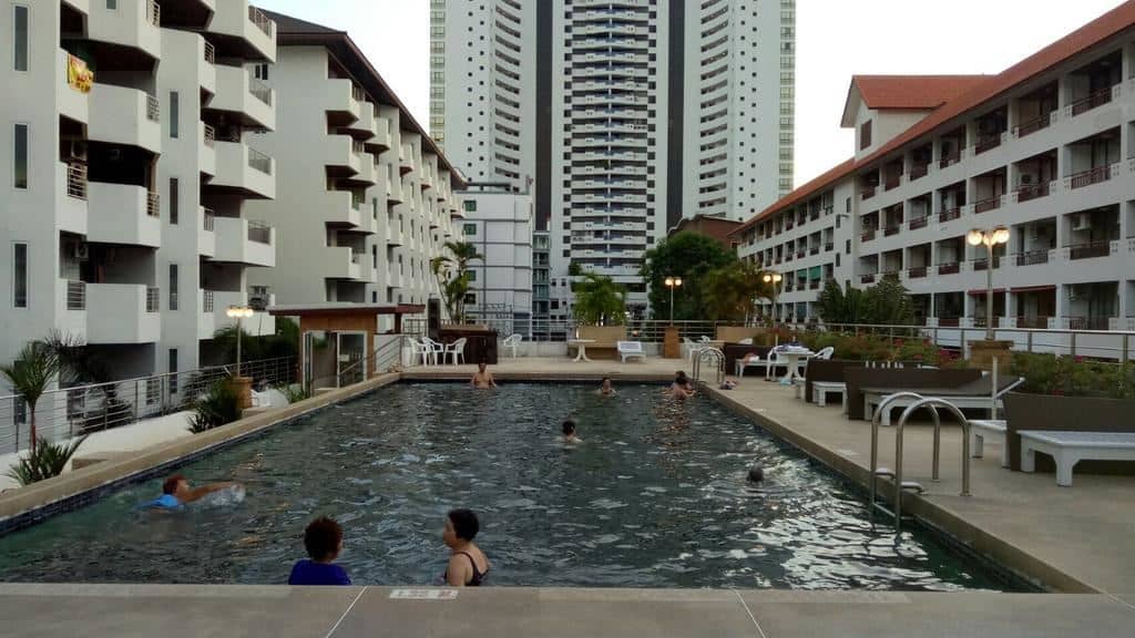 pools-outdoor-pool