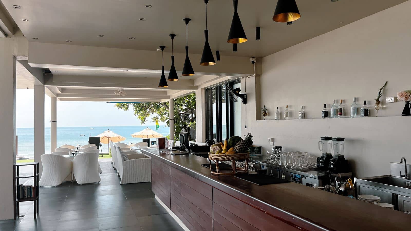 bars-kc-beach-bar