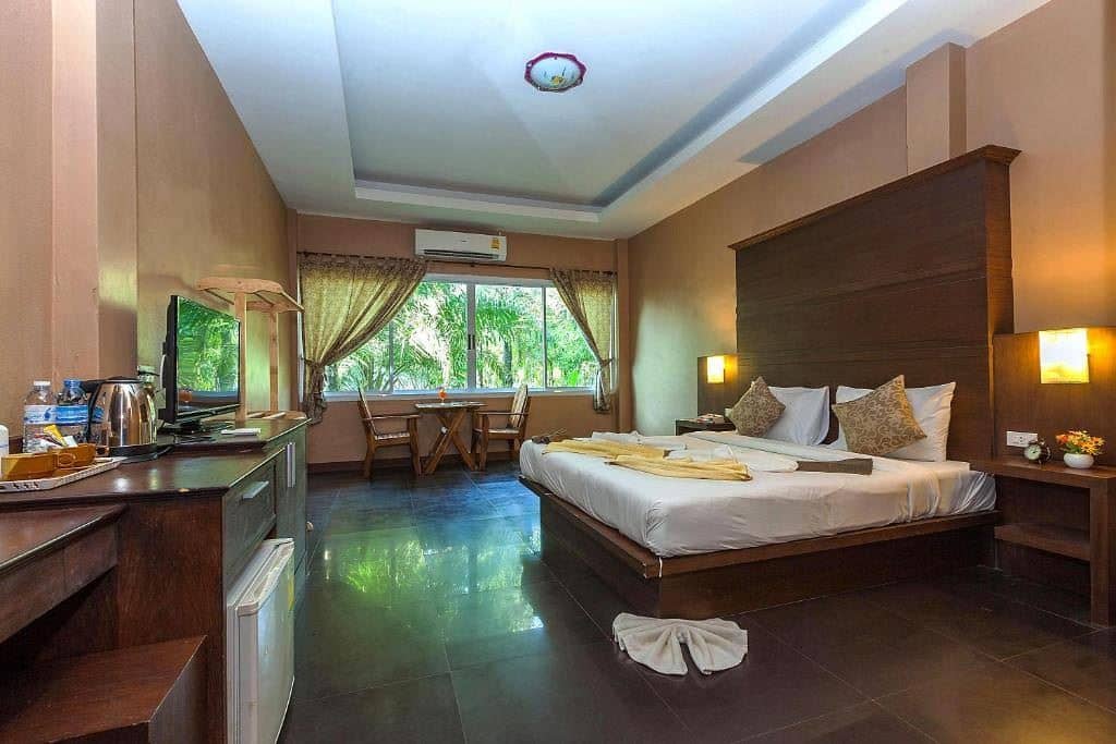 rooms-standard-double-room
