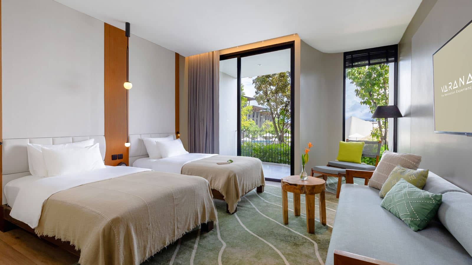 rooms-luxe-mountain-view