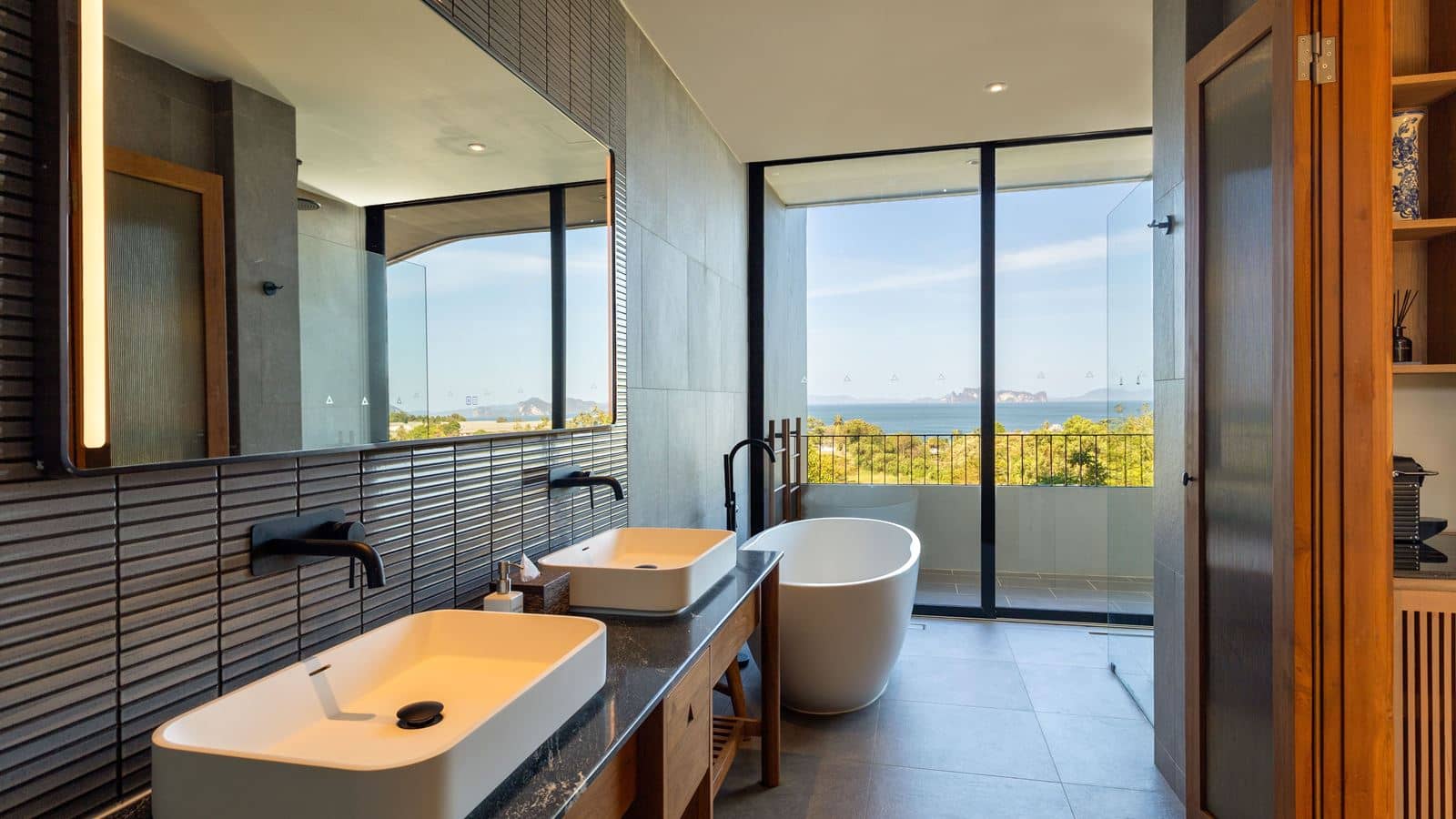 rooms-horizon-ocean