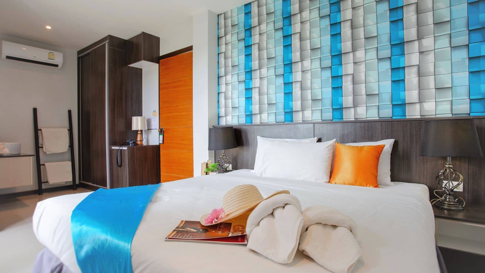 rooms-deluxe-room