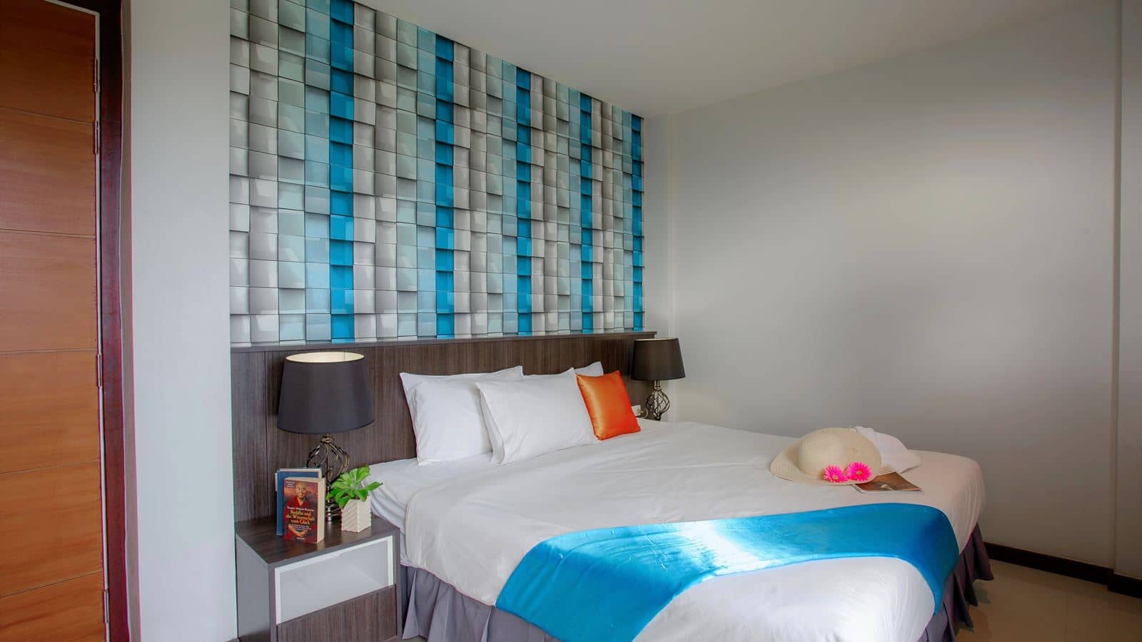 rooms-deluxe-room