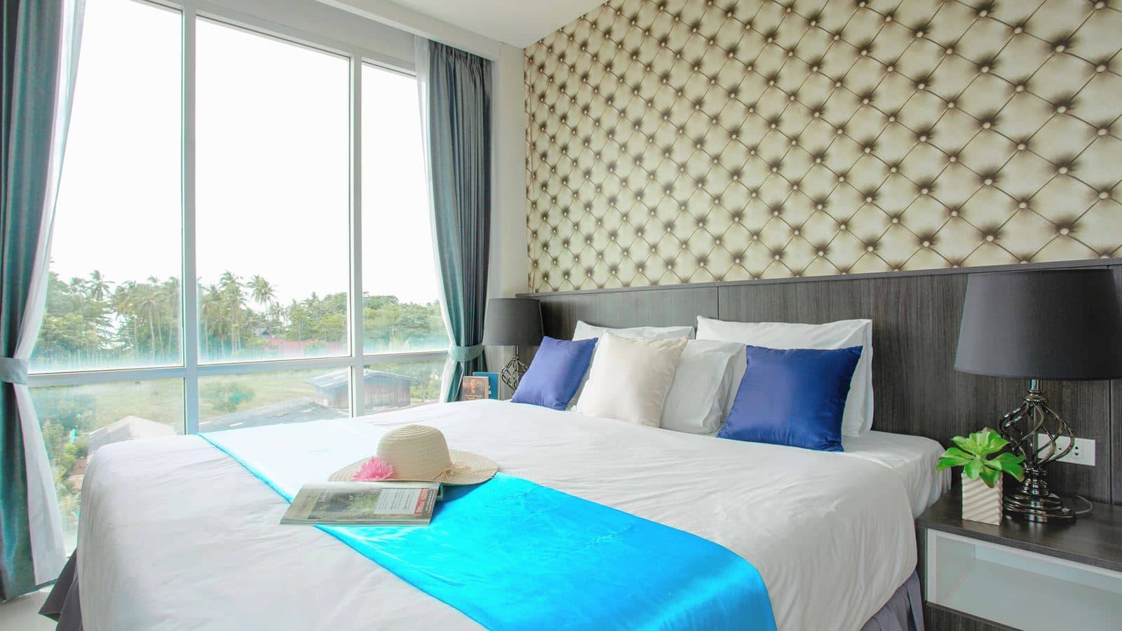 rooms-deluxe-room