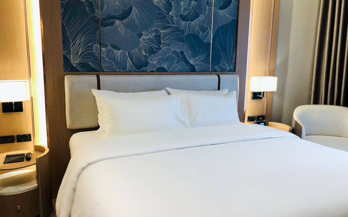rooms-premier-king-room
