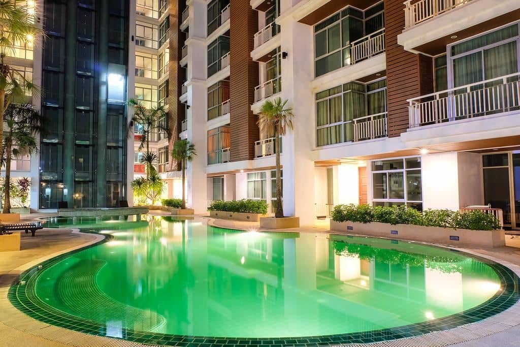 pools-outdoor-pool