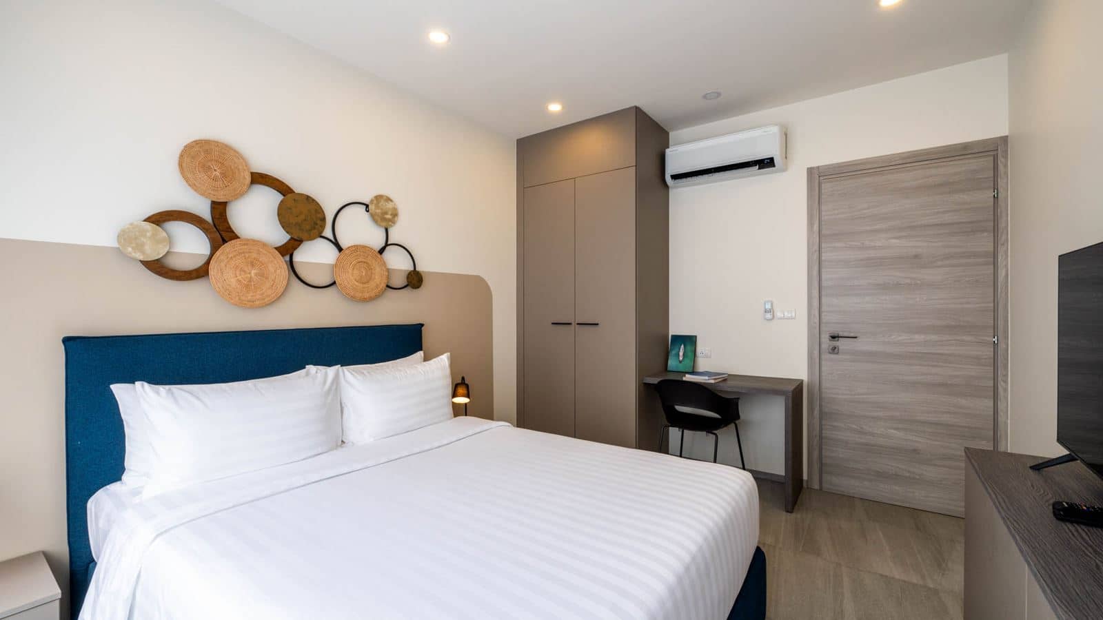 rooms-two-bedroom-family