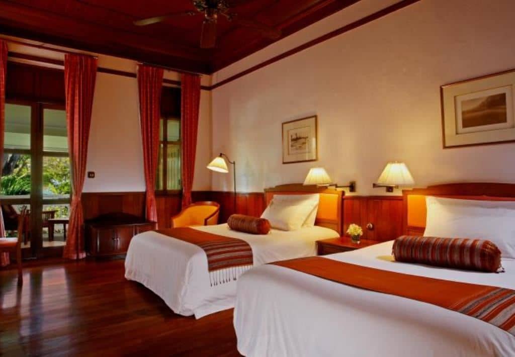 rooms-family-room