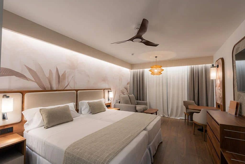 rooms-swim-up-junior-suite-elite