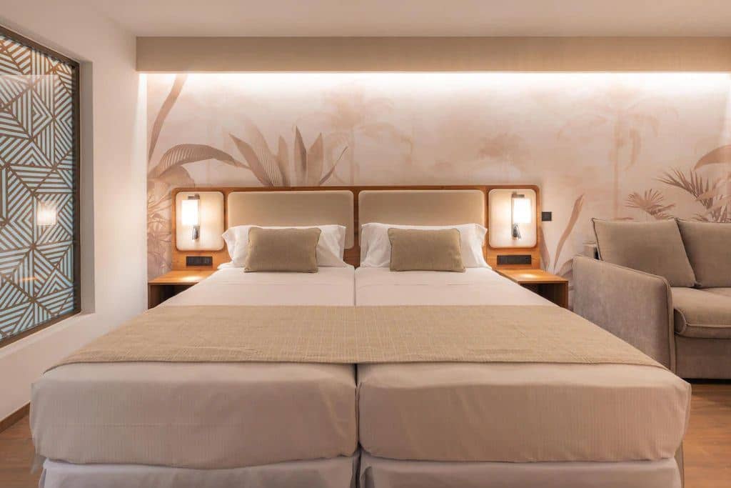 rooms-swim-up-suite-sea-view-elite