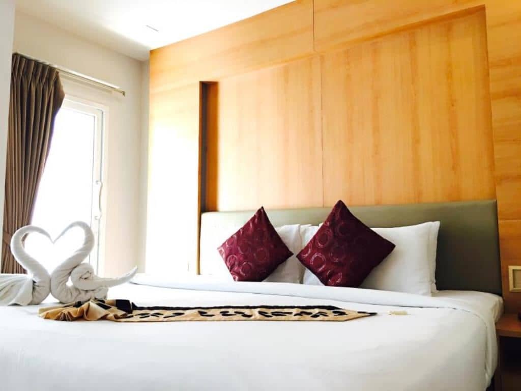 rooms-superior-pool-view