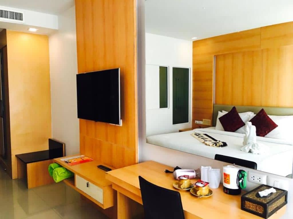 rooms-superior-pool-view