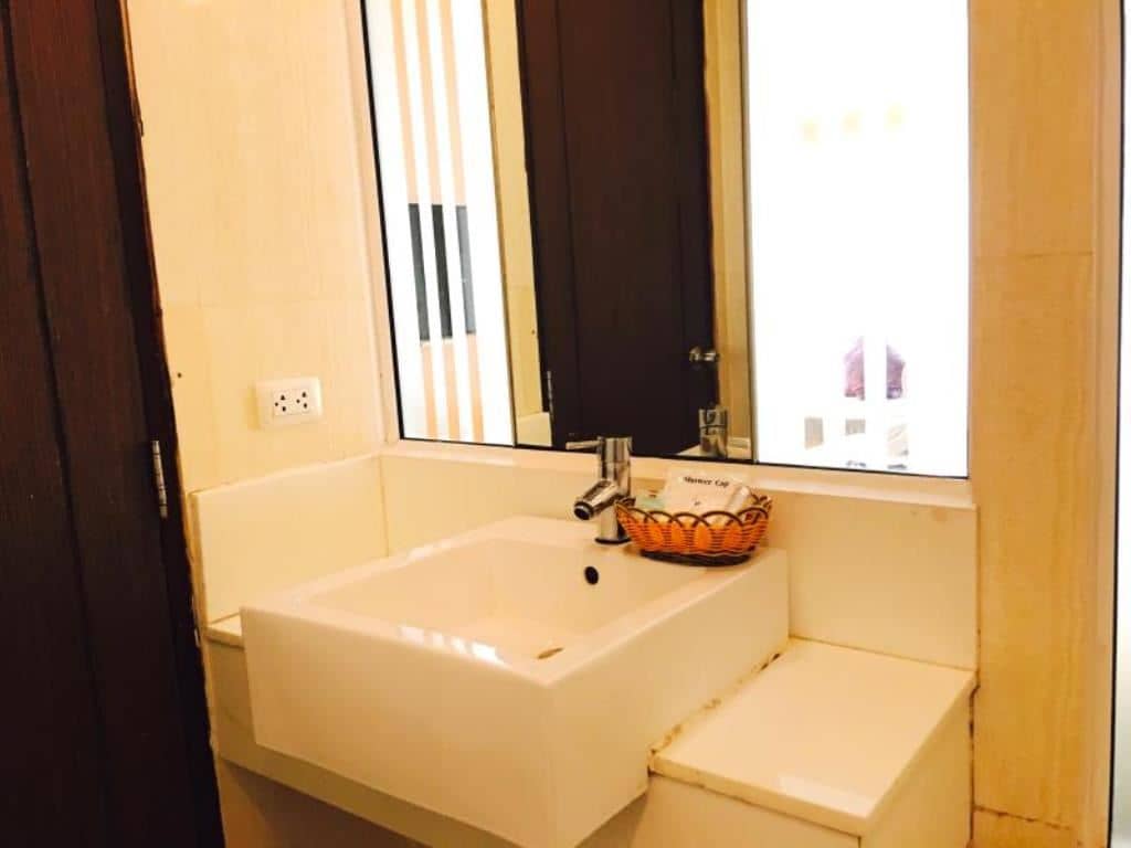 rooms-superior-pool-view