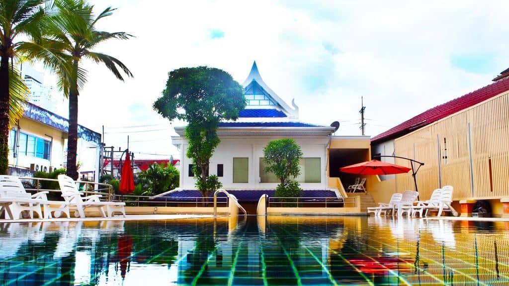 pools-outdoor-pool