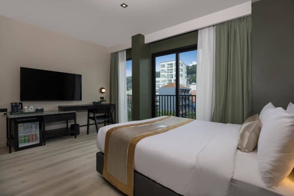 rooms-family-conexting-room