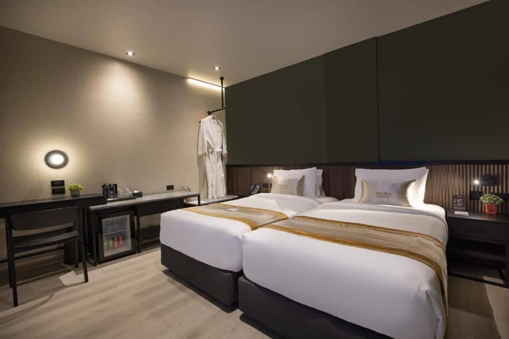 rooms-family-conexting-room