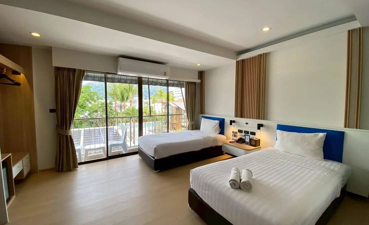 rooms-deluxe-room